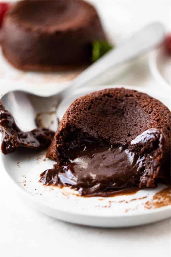 Easy Chocolate Molten Lava Cakes