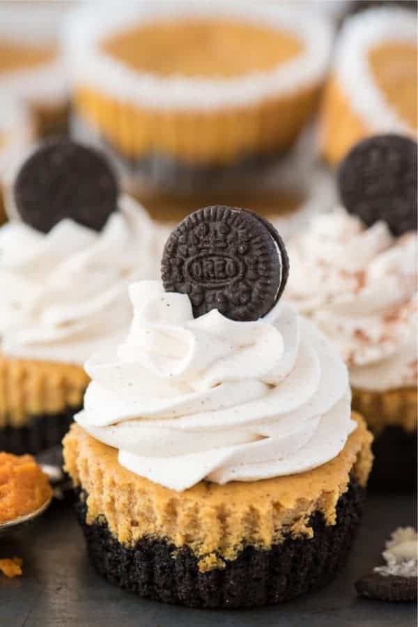 Mini Pumpkin Cheesecakes With Oreo Crust