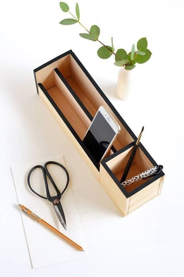 MINIMALIST DESK ORGANIZER