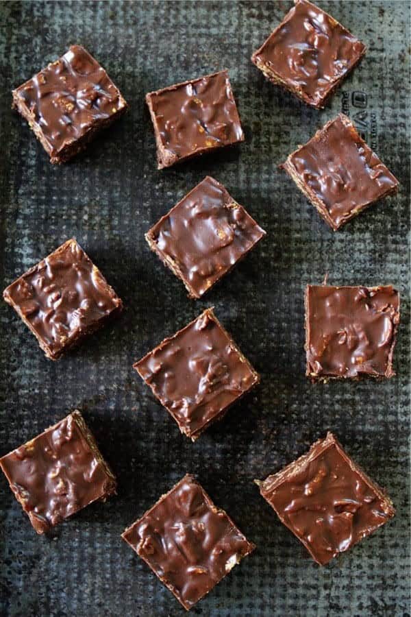 Crunchy No-Bake Chocolate Peanut Butter Bars