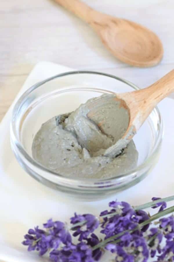 DIY ALL-NATURAL BENTONITE CLAY FACE MASK