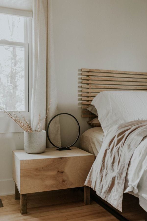 SIMPLE WOODEN HEADBOARD