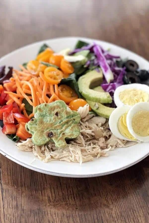 SOUTHWEST SALAD WITH GRILLED CHICKEN