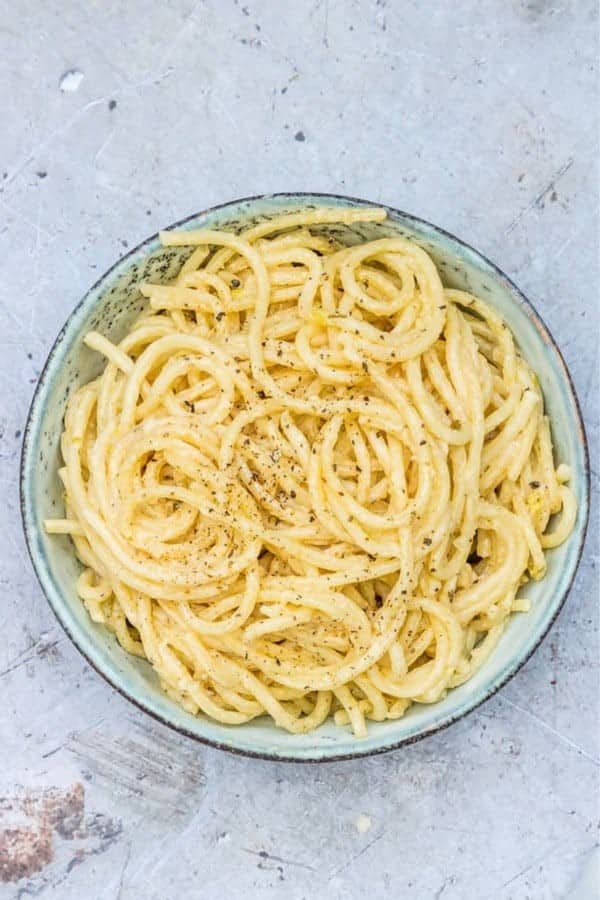 Instant Pot Cheesy Garlic Butter Spaghetti