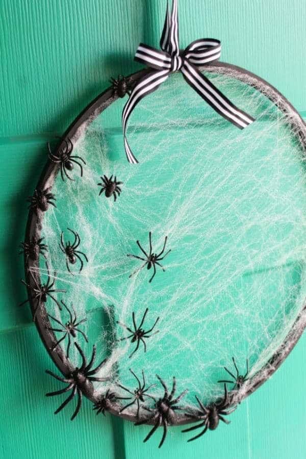 EMBROIDERY HOOP SPIDERWEB WREATH