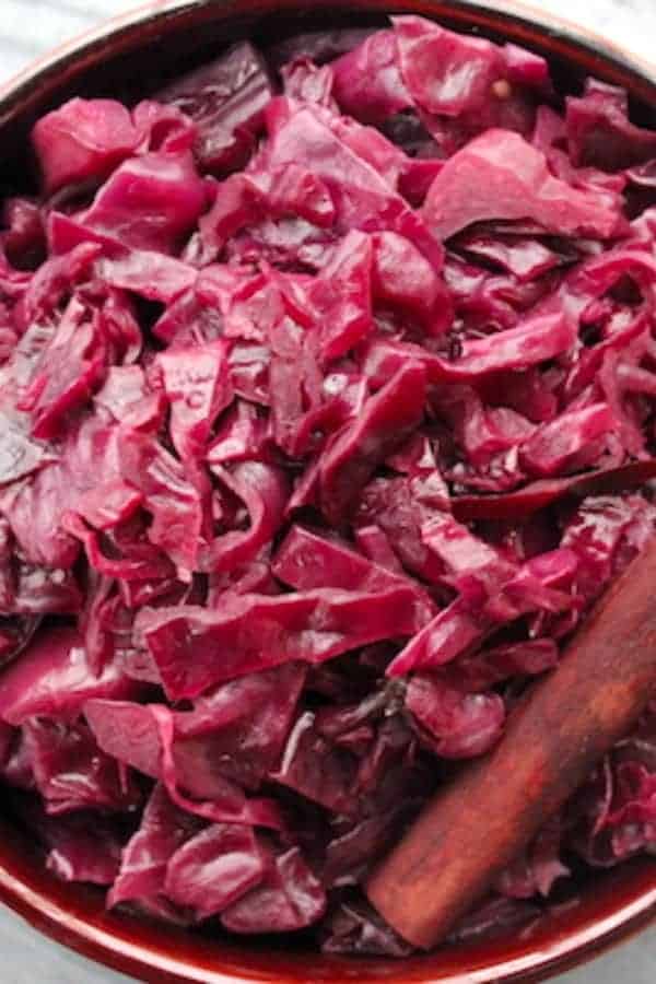 RØDKÅL (SCANDINAVIAN BRAISED RED CABBAGE)