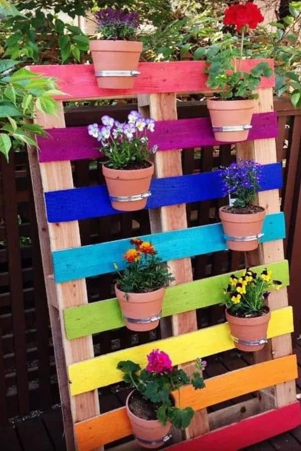 DIY UPCYCLED RAINBOW PALLET FLOWER GARDEN PLANTER