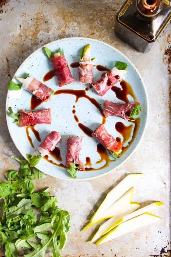 PEAR, PROSCIUTTO, AND ARUGULA ROLLS