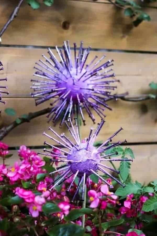 GIANT GARDEN ART ALLIUMS