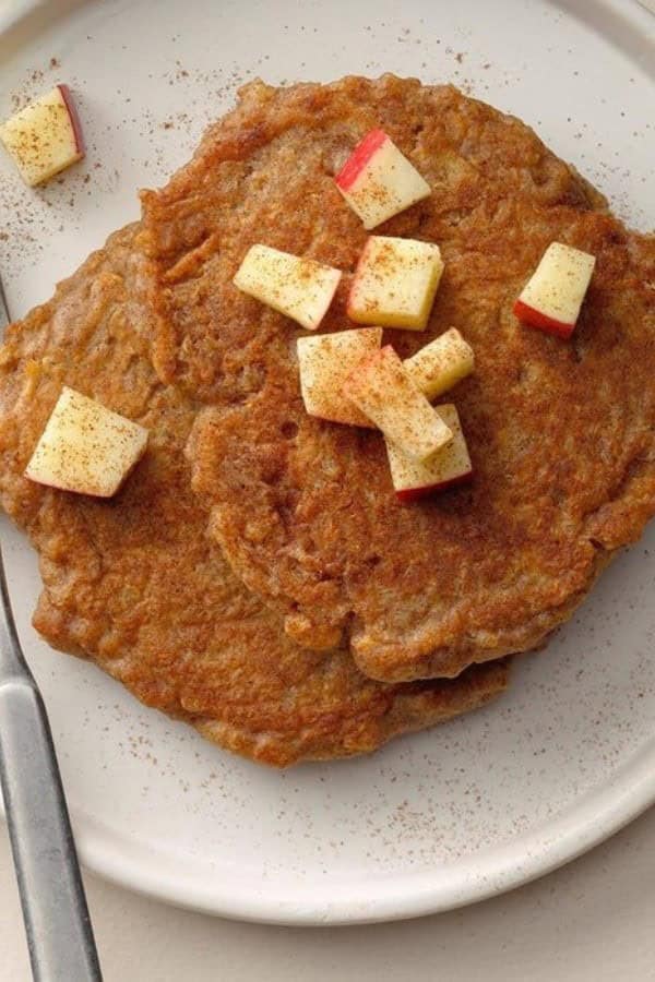 APPLE-CINNAMON QUINOA PANCAKES