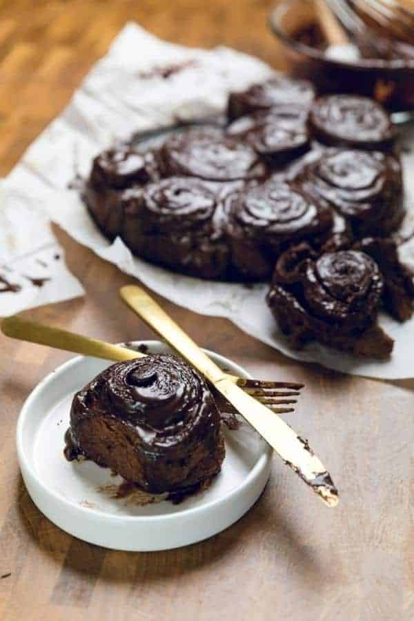 VEGAN CHOCOLATE CINNAMON ROLLS