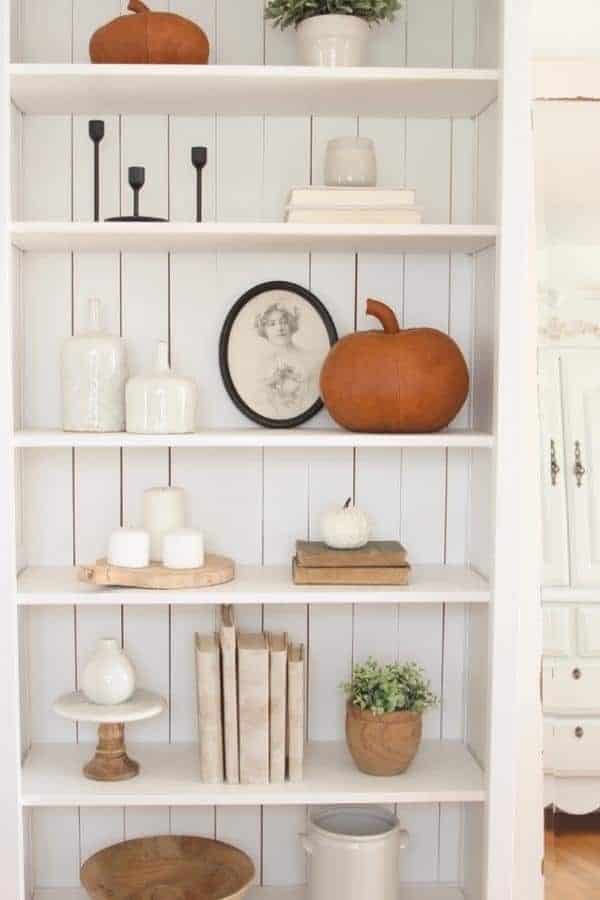 FALL BOOKCASE DECOR