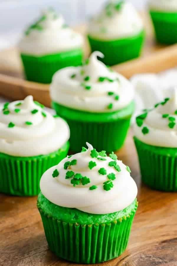 GREEN VELVET CUPCAKES