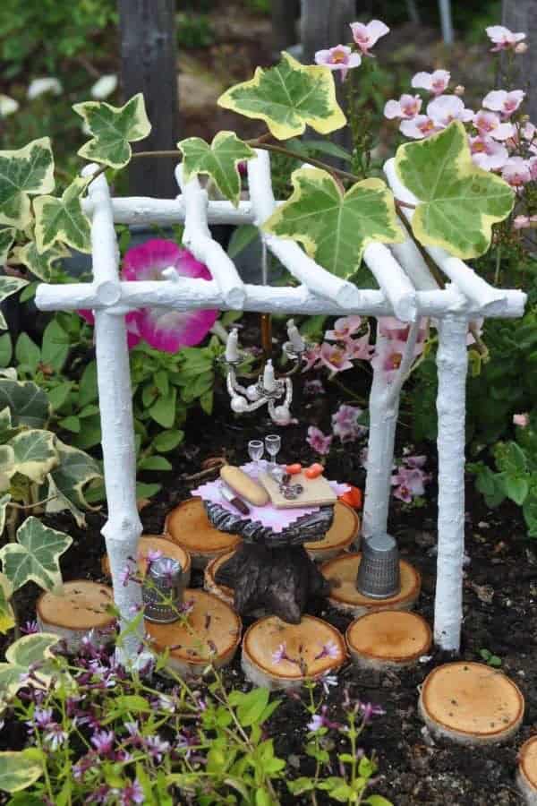 FAIRY GARDEN PICNIC SCENE