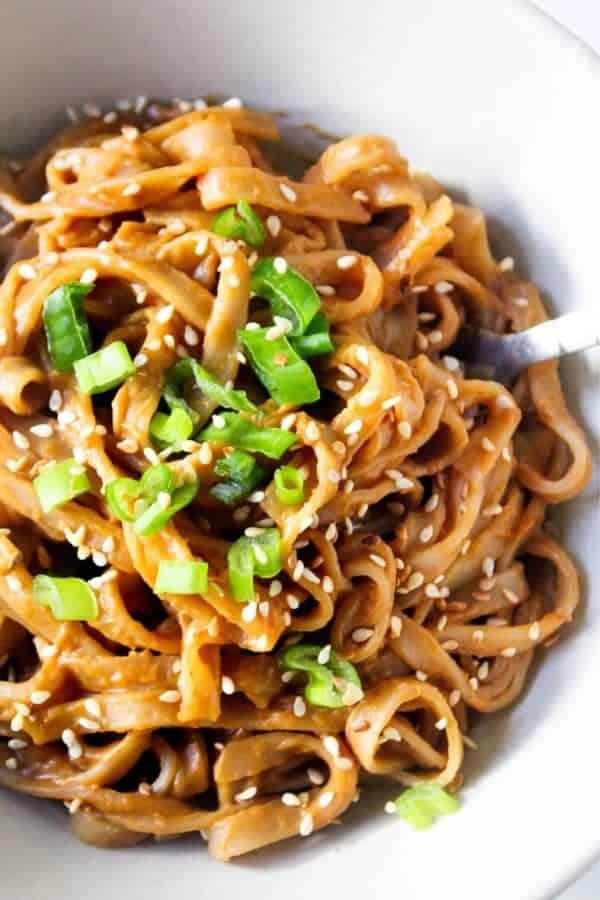 10-MINUTE PEANUT SAUCE RICE NOODLES