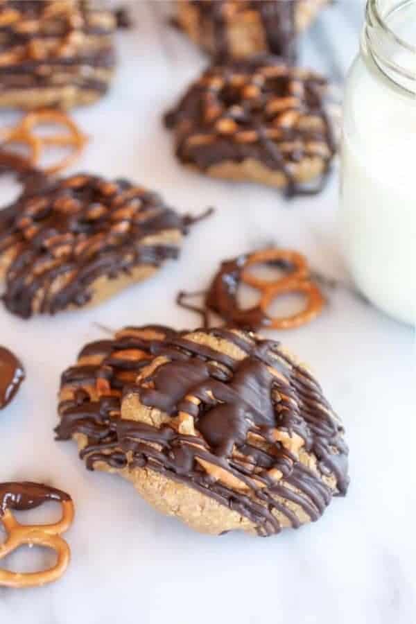 Easy No-Bake Peanut Butter Pretzel Cookies