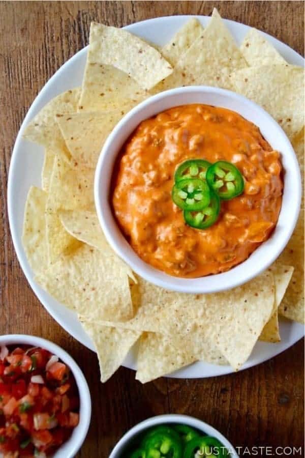 Slow Cooker Queso Dip