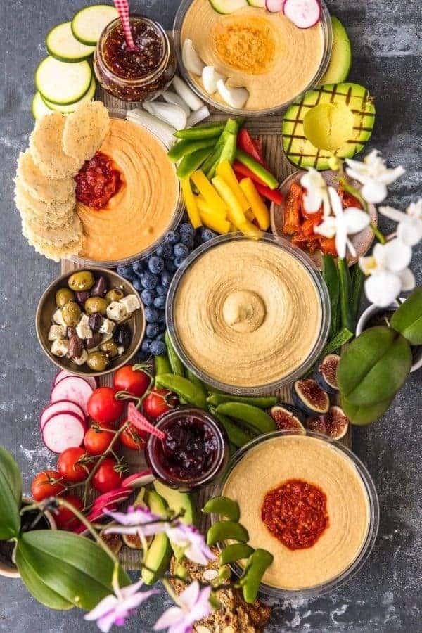 HUMMUS AND VEGGIE PLATE