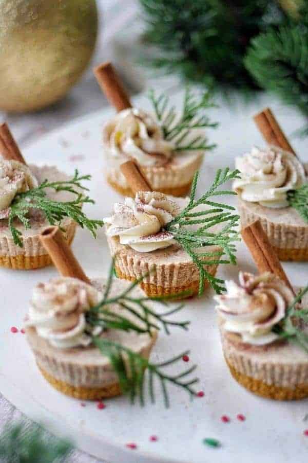 NO-BAKE GINGERBREAD CHEESECAKE CUPS