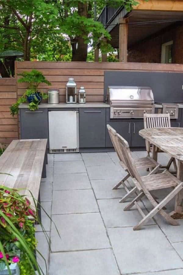 Outdoor Kitchen With Fridge