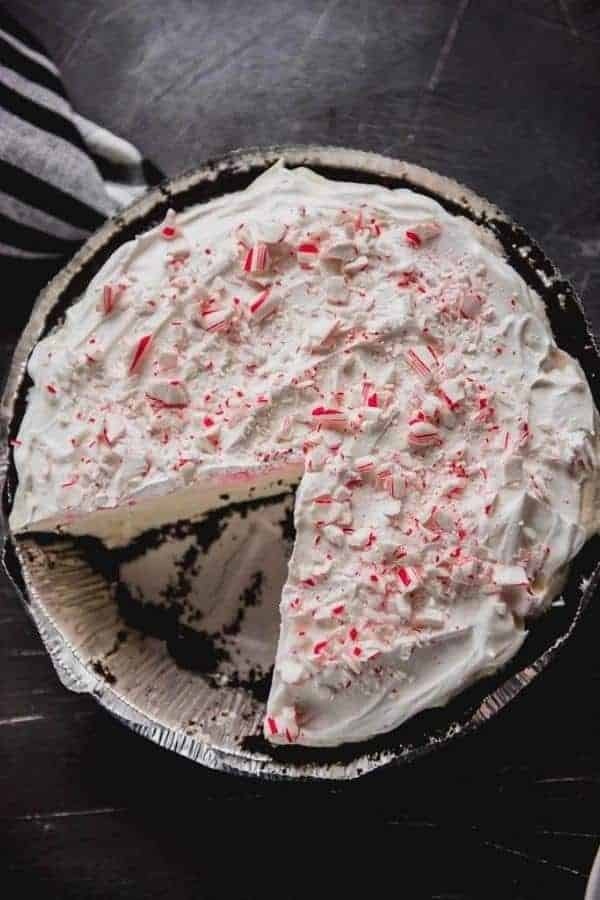 WHITE CHOCOLATE PEPPERMINT OREO PIE