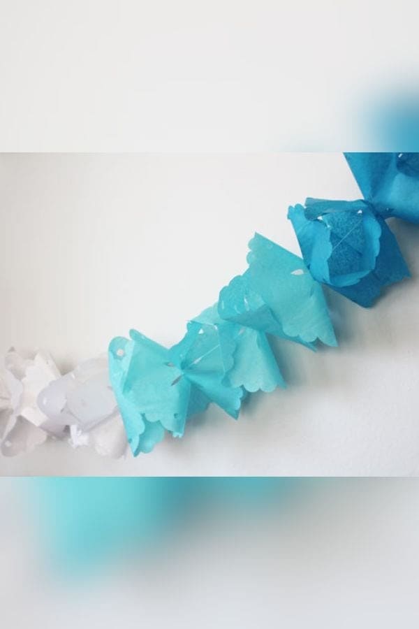 TISSUE PAPER PARTY STREAMERS