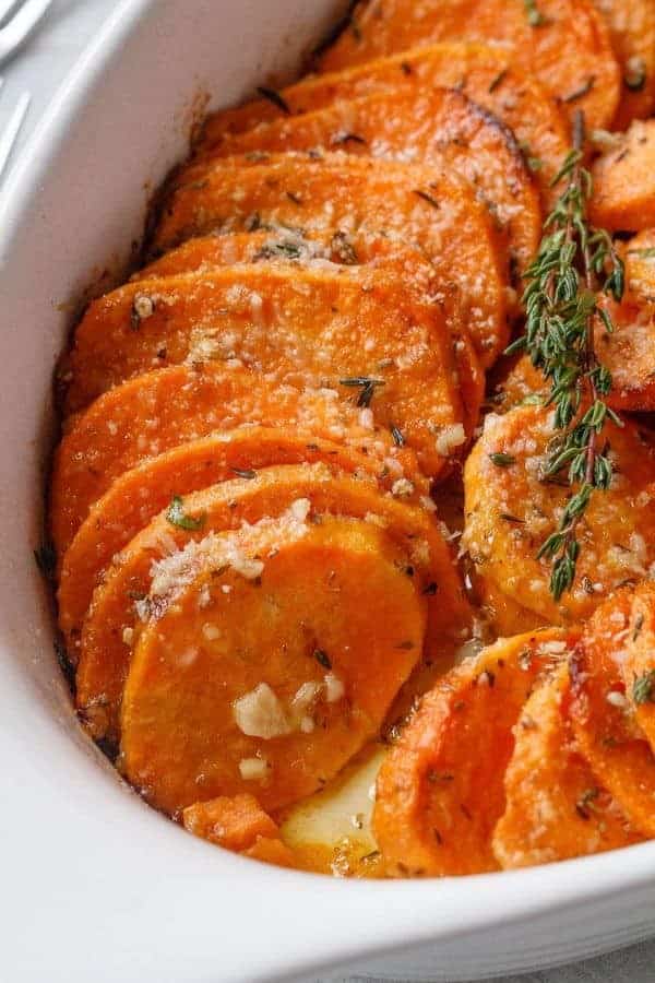 GARLIC PARMESAN ROASTED SWEET POTATOES