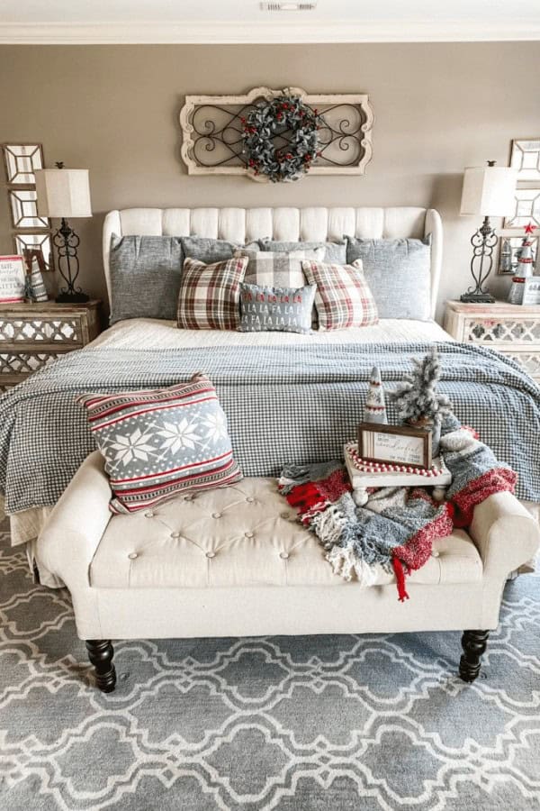 11 Festive Christmas Bedroom