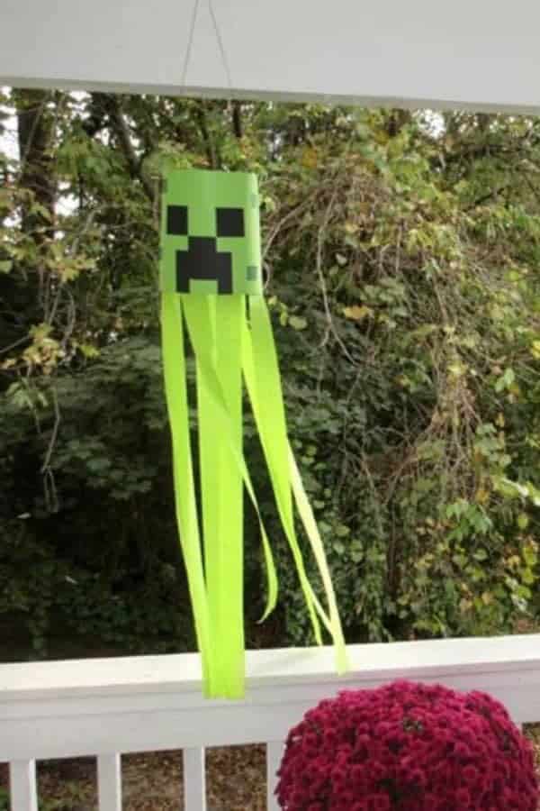 MINECRAFT PARTY DECORATION WINDSOCKS