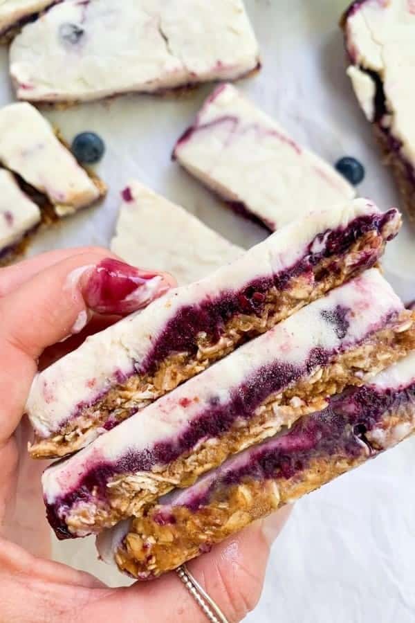 GRANOLA & BERRIES FROZEN YOGURT BARS