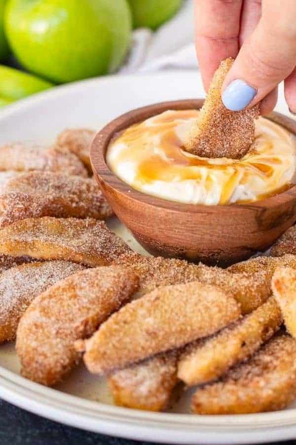 APPLE FRIES WITH CARAMEL CREAM DIP