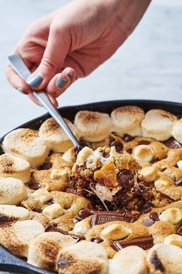 S’MORES SKILLET COOKIE