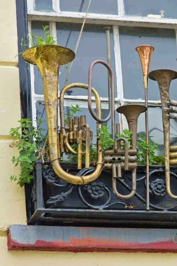 INSTRUMENT PLANTERS