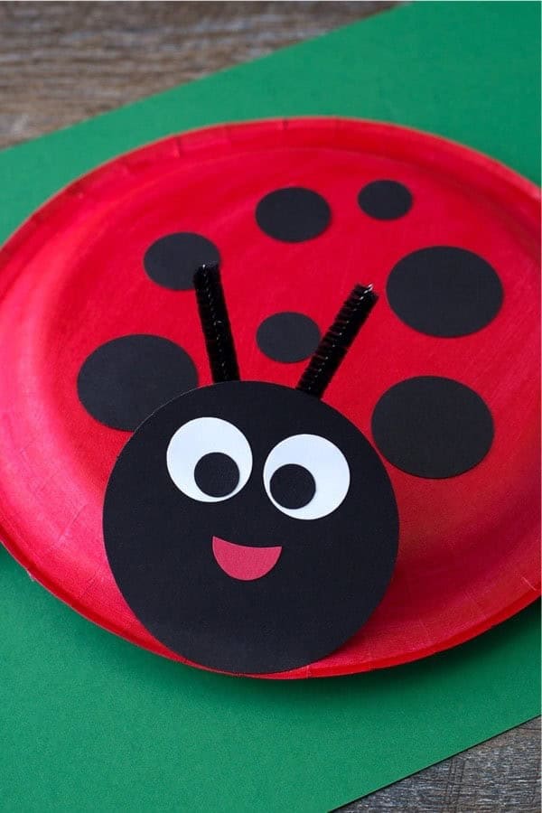 How to Make a Paper Ladybug