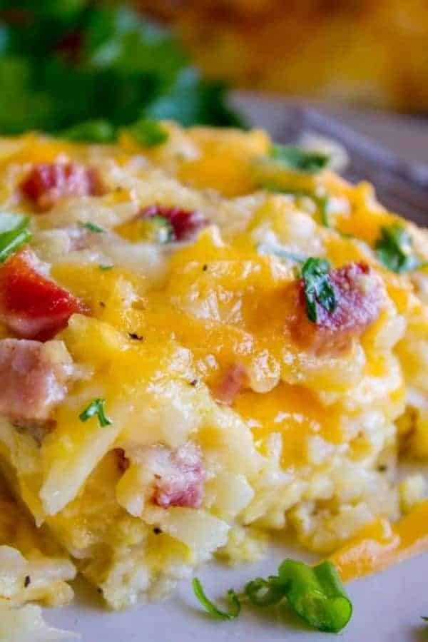 CHEESY HASHBROWN BREAKFAST CASSEROLE