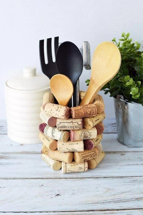 DIY CORK KITCHEN UTENSIL HOLDER