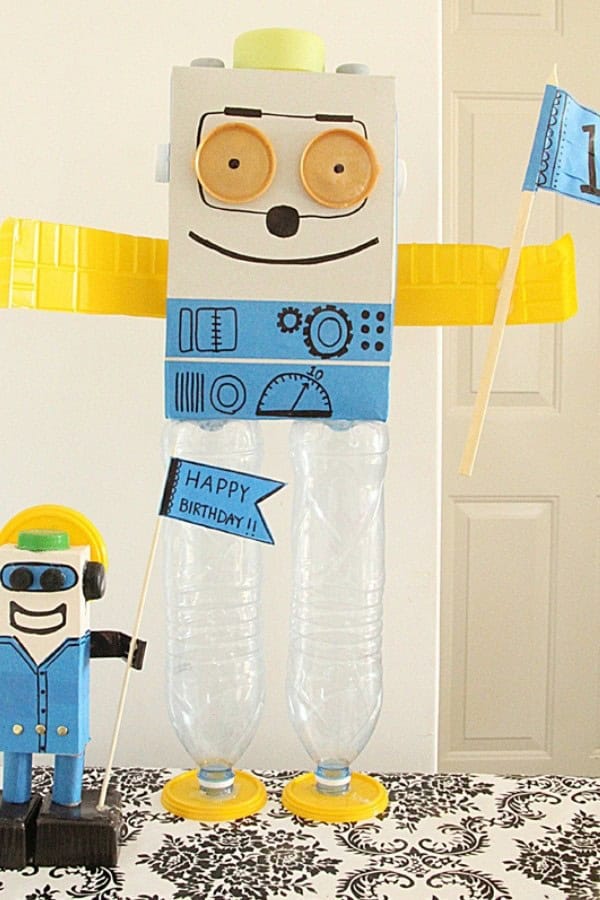 PLASTIC BOTTLE ROBOT CRAFT