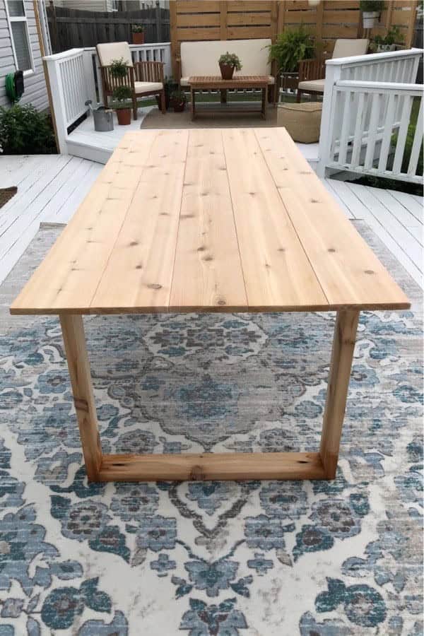 DIY Outdoor Dining Table