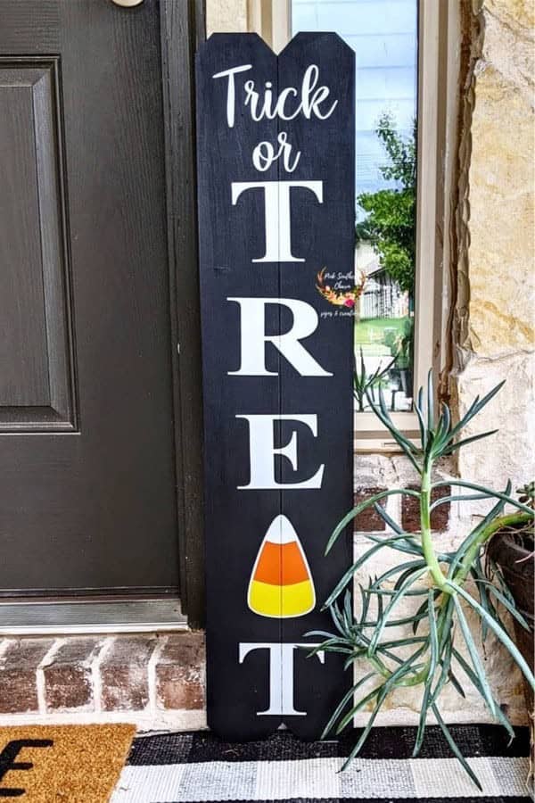 Trick Or Treat Welcome Sign