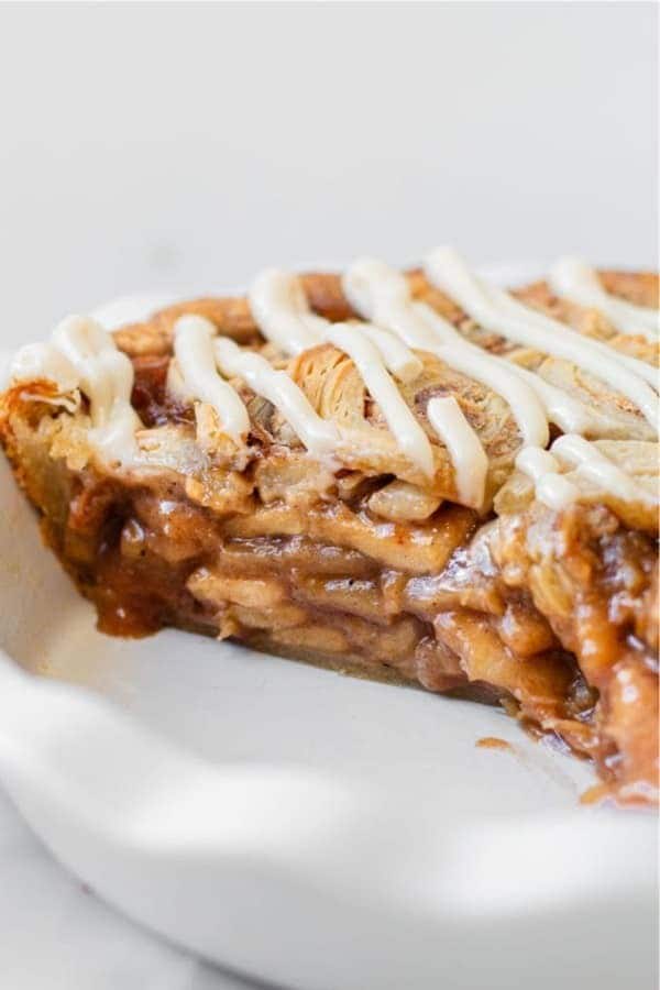 Cinnamon Roll Apple Pie