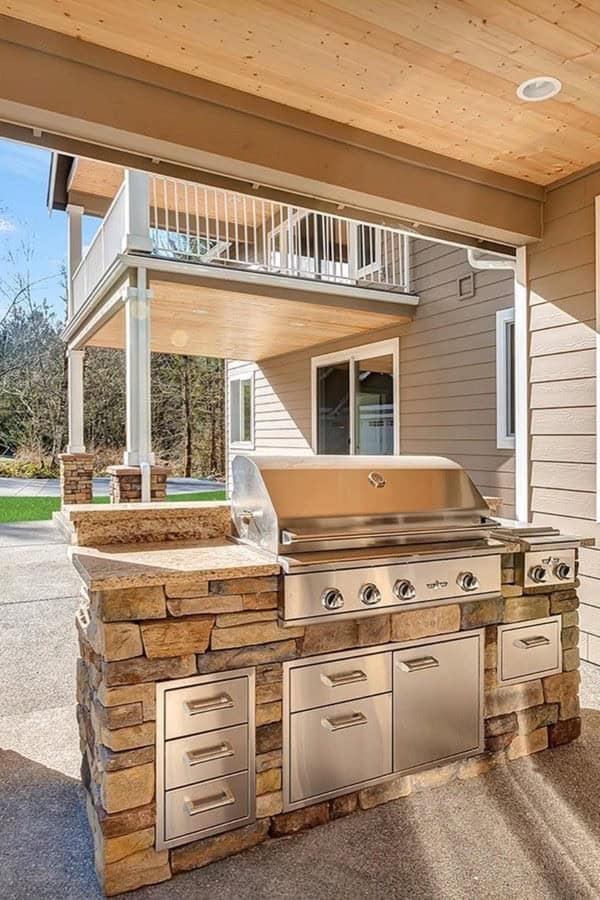 Simple Outdoor Kitchen