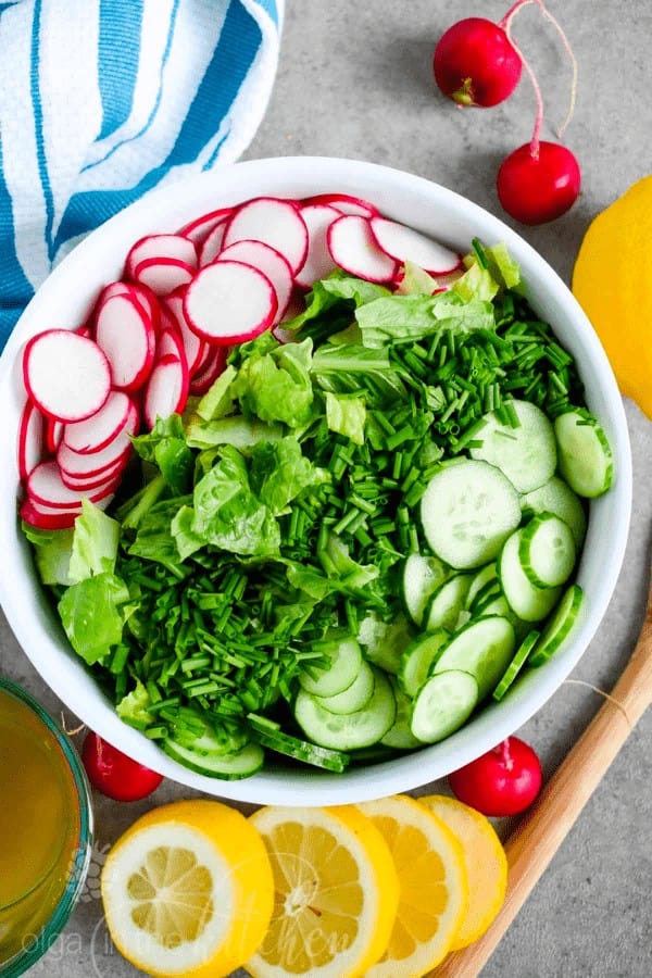 Lettuce Radish Salad with Lemon Vinaigrette