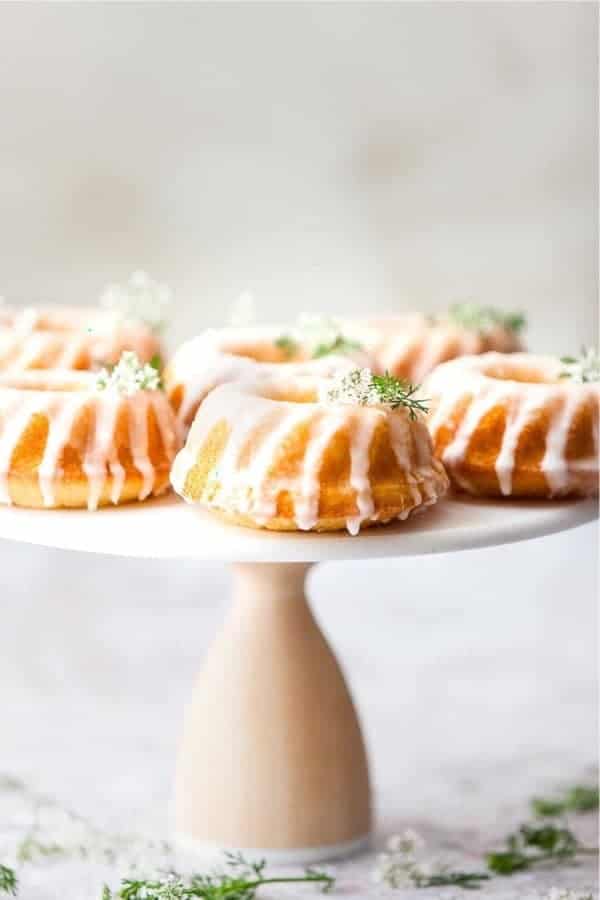 Mary Berry’s Lemon Drizzle Cake