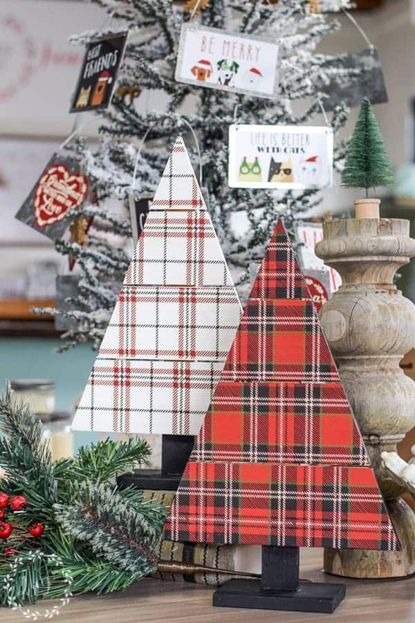 WOODEN PLAID CHRISTMAS TREE