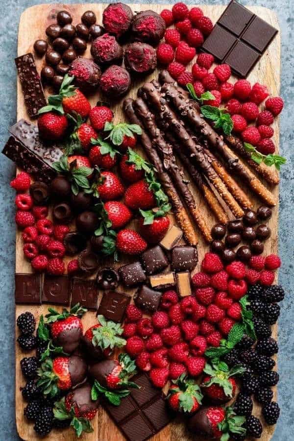 DESSERT CHARCUTERIE BOARD