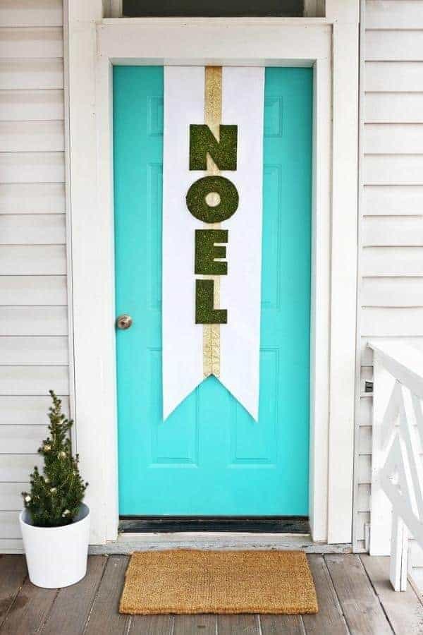 DIY HOLIDAY DOOR BANNER