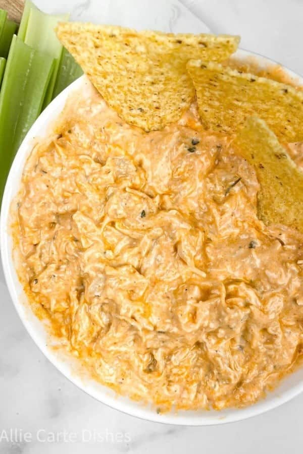 GREEK YOGURT BUFFALO CHICKEN DIP