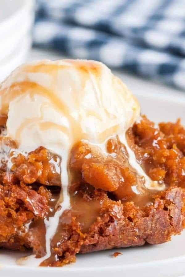 SLOW COOKER PUMPKIN DUMP CAKE