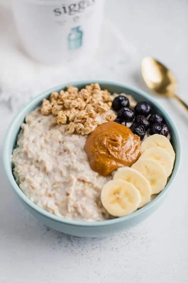 GREEK YOGURT OATMEAL