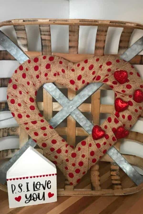 POLKA DOT HEART WREATH